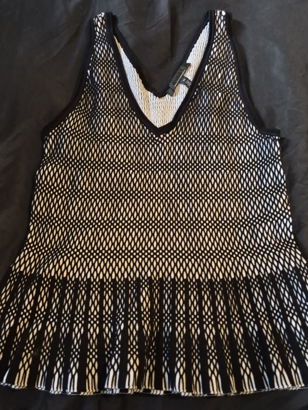 White House Black Market Black & White Sleeveless Knit Tank